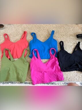 Sold EACH - NOT a SET. Lululemon Align Crop sold individually. excellent cond
